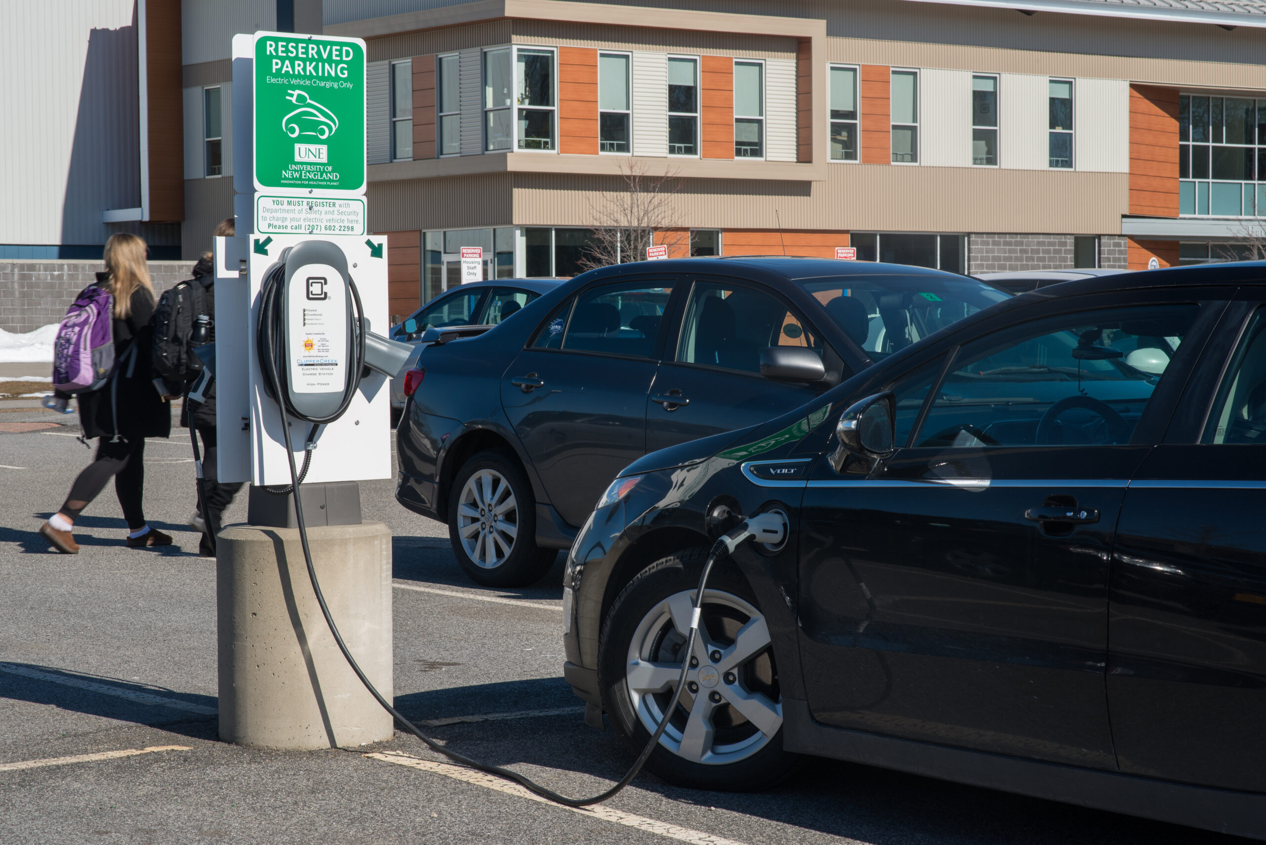 UNE Leading the Charge on EV Charging - The Environmental Advisor